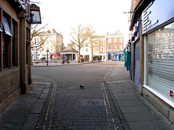 Leading to Back Swinegate.