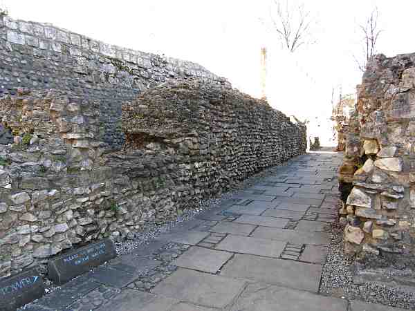 Looking along the roman wall fragment.