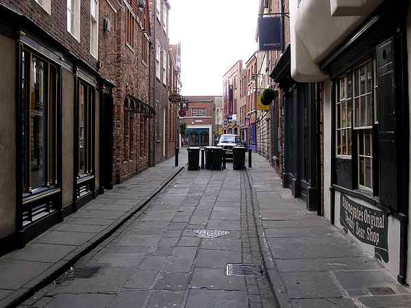 Looking towards Back Swinegate.