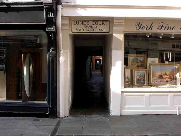 Looking towards Swinegate.