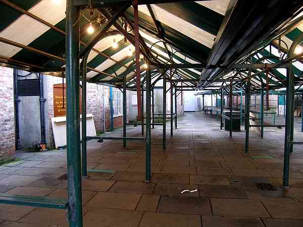 Looking south east (away from Little Shambles).