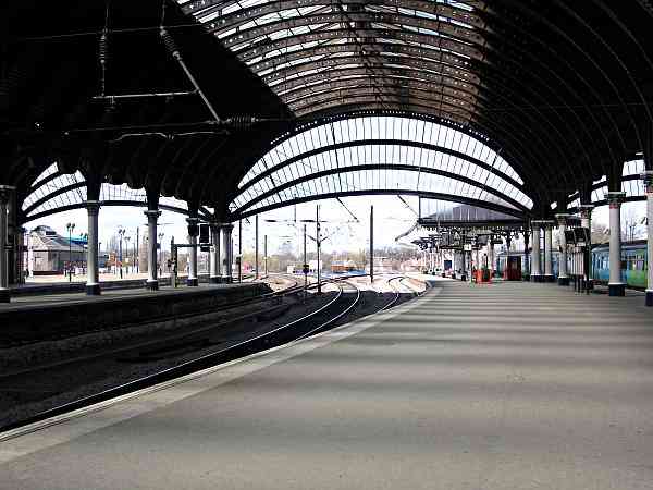 Looking towards north along the platform.